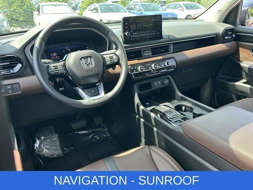 Crystal Black Pearl 2025 Honda Pilot Elite