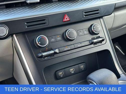 2023 Kia Carnival LX