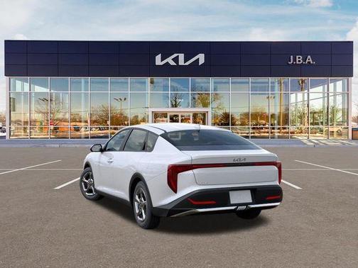 White Pearl 2026 Kia K4 LXS
