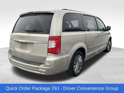 2014 Chrysler Town & Country Touring-L