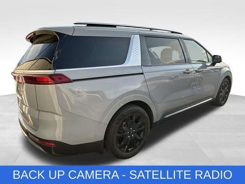 Ceramic White 2024 Kia Carnival SX