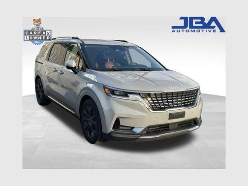 Ceramic White 2024 Kia Carnival SX