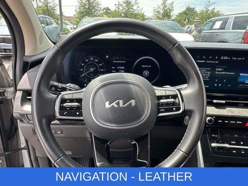 Ceramic White 2024 Kia Carnival SX