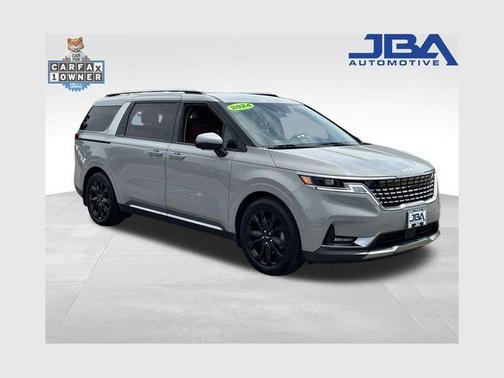 Ceramic White 2024 Kia Carnival SX