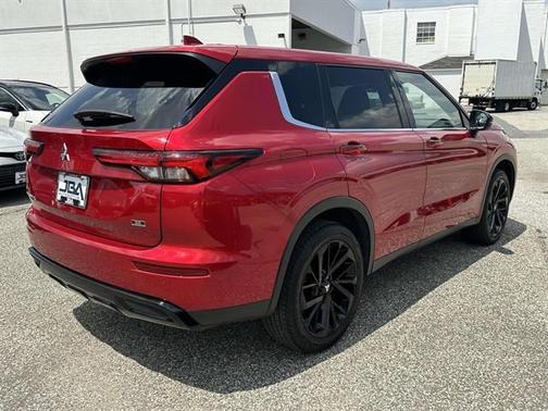 2023 Mitsubishi Outlander SE Special Edition
