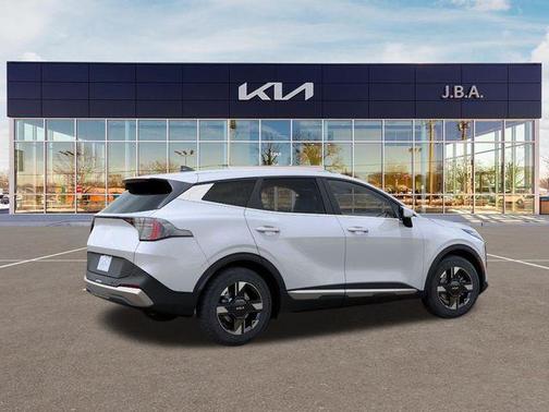 White Pearl 2026 Kia Sportage LX