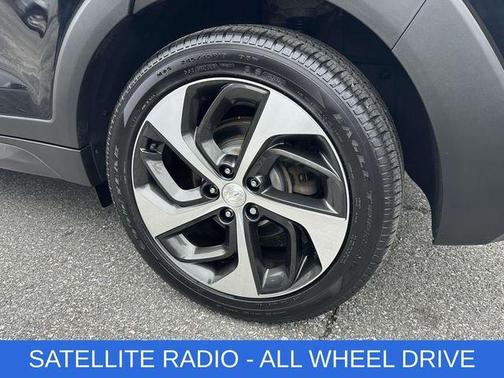 Black Noir Pearl 2016 Hyundai TUCSON Limited