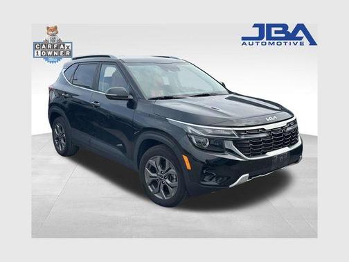 Black 2024 Kia Seltos S