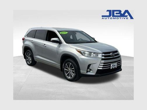 Celestial Silver 2017 Toyota Highlander XLE