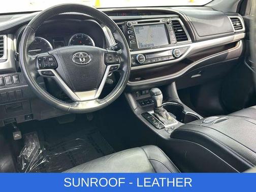 Celestial Silver 2017 Toyota Highlander XLE