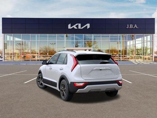 White Pearl 2026 Kia Niro LX