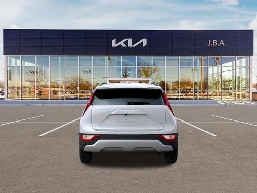 White Pearl 2026 Kia Niro LX