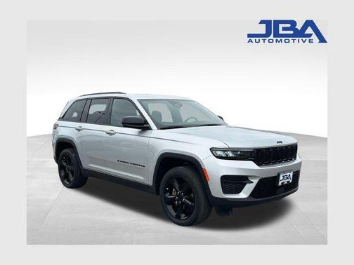 2022 Jeep Grand Cherokee Altitude