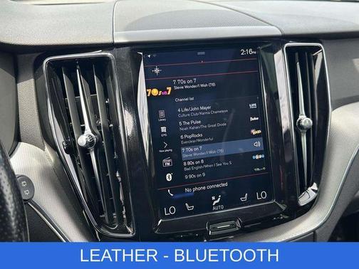 Electric Silver Metallic 2018 Volvo XC60 T5 R-Design