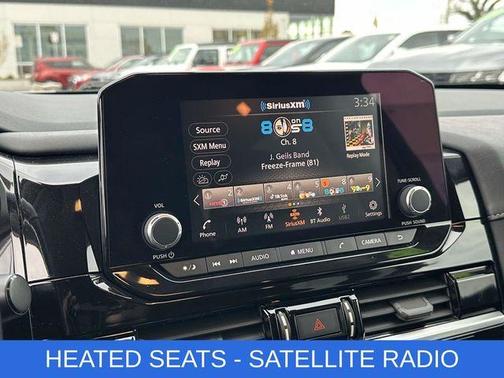 2022 Nissan Pathfinder SV