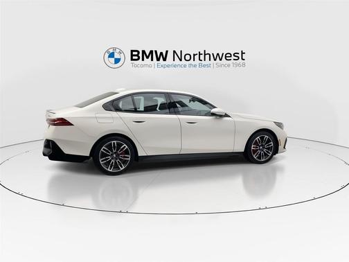 2025 BMW 530 i xDrive