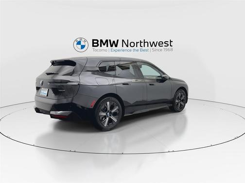2025 BMW iX xDrive50