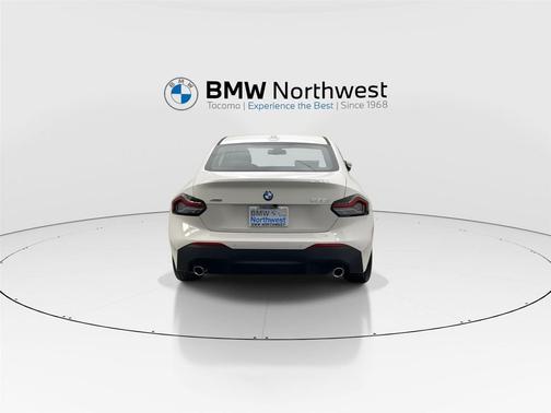2025 BMW 230 i xDrive