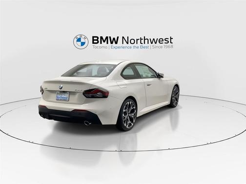 2025 BMW 230 i xDrive