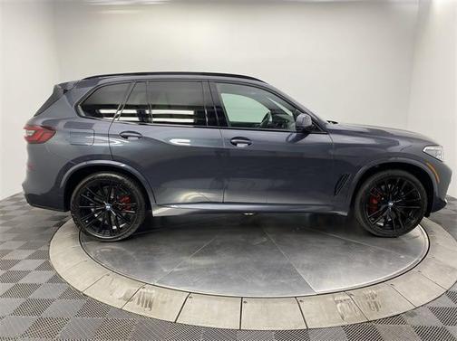 2021 BMW X5 M50i
