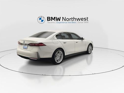 2024 BMW 540 i xDrive