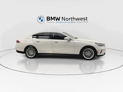 2024 BMW 540 i xDrive