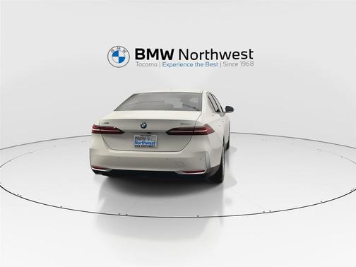 2024 BMW 540 i xDrive