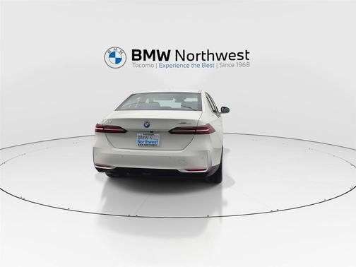 Alpine White 2026 BMW i5 xDrive40
