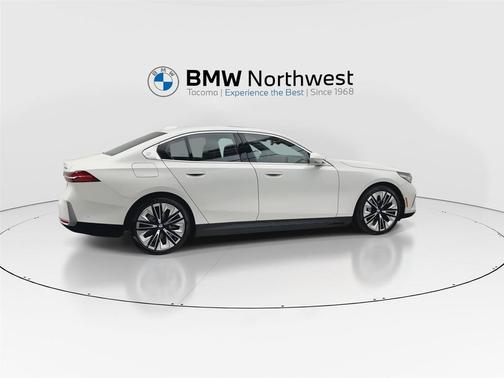 Alpine White 2026 BMW i5 xDrive40