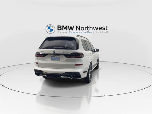 2026 BMW X7 M60i