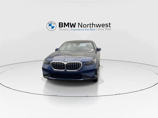 2025 BMW 530 i xDrive