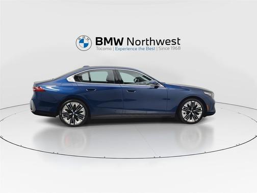 2025 BMW 530 i xDrive