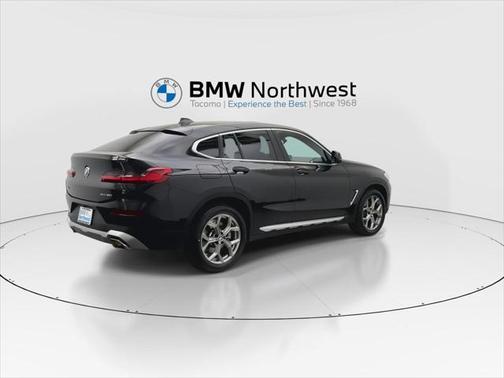 2023 BMW X4 xDrive30i