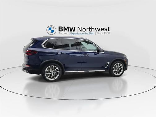 Tanzanite Blue II Metallic 2026 BMW X5 PHEV xDrive50e
