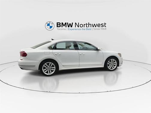 2017 Volkswagen Passat 1.8T SE w/Technology