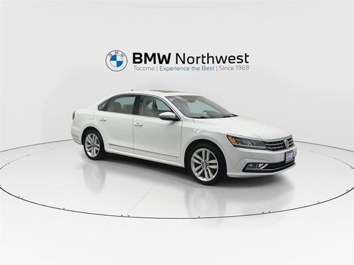 2017 Volkswagen Passat 1.8T SE w/Technology