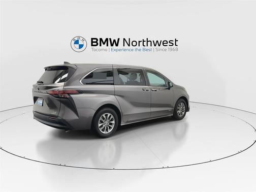 2021 Toyota Sienna XLE 7 Passenger