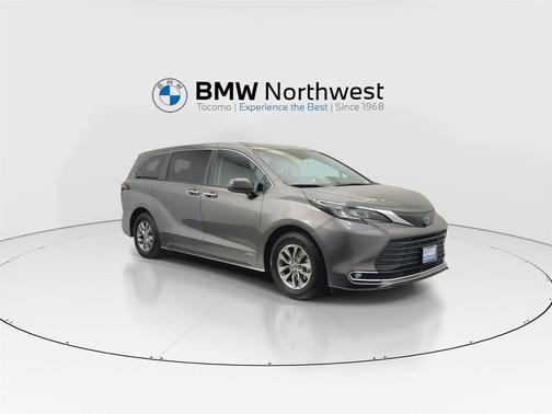 2021 Toyota Sienna XLE 7 Passenger