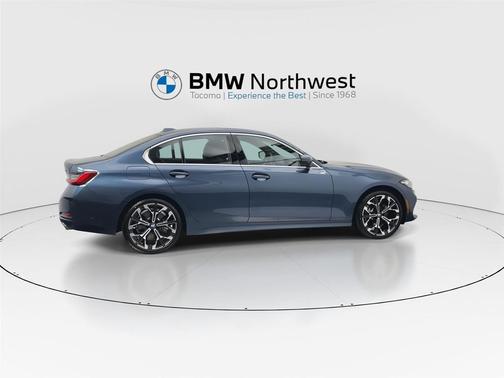 2025 BMW 330 i xDrive