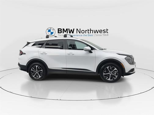 Glacial White Pearl 2024 Kia Sportage EX