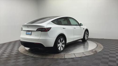 2022 Tesla Model Y Long Range Dual Motor All-Wheel Drive