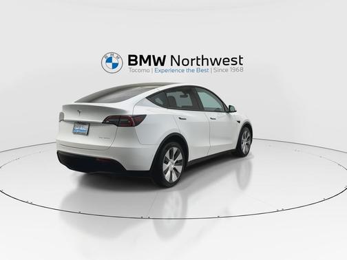 2022 Tesla Model Y Long Range Dual Motor All-Wheel Drive