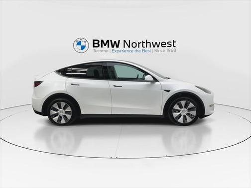 2022 Tesla Model Y Long Range Dual Motor All-Wheel Drive