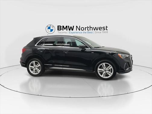 2022 Audi Q3 45 S line Premium