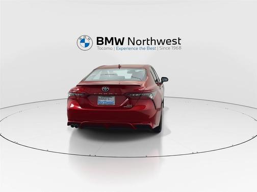 2024 Toyota Camry Hybrid SE