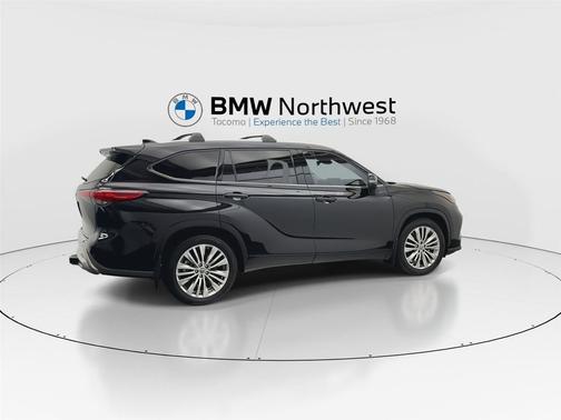 2022 Toyota Highlander Platinum