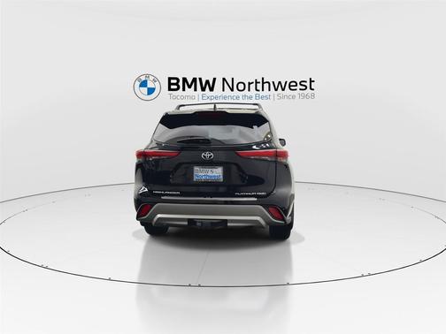 2022 Toyota Highlander Platinum