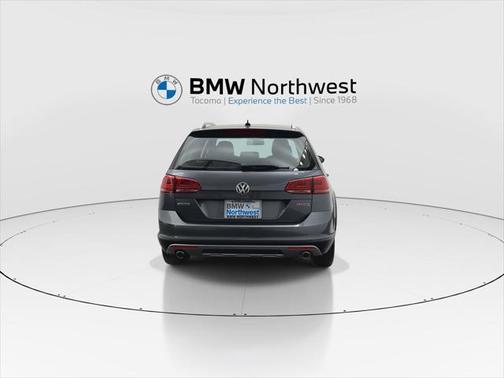 2017 Volkswagen Golf Alltrack TSI S