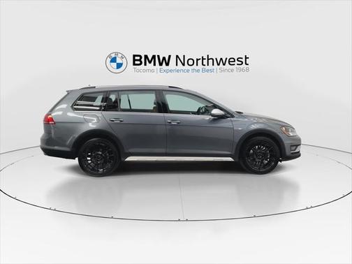 2017 Volkswagen Golf Alltrack TSI S