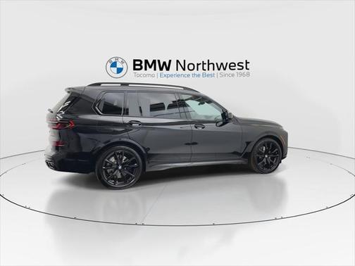 2025 BMW X7 M60i
